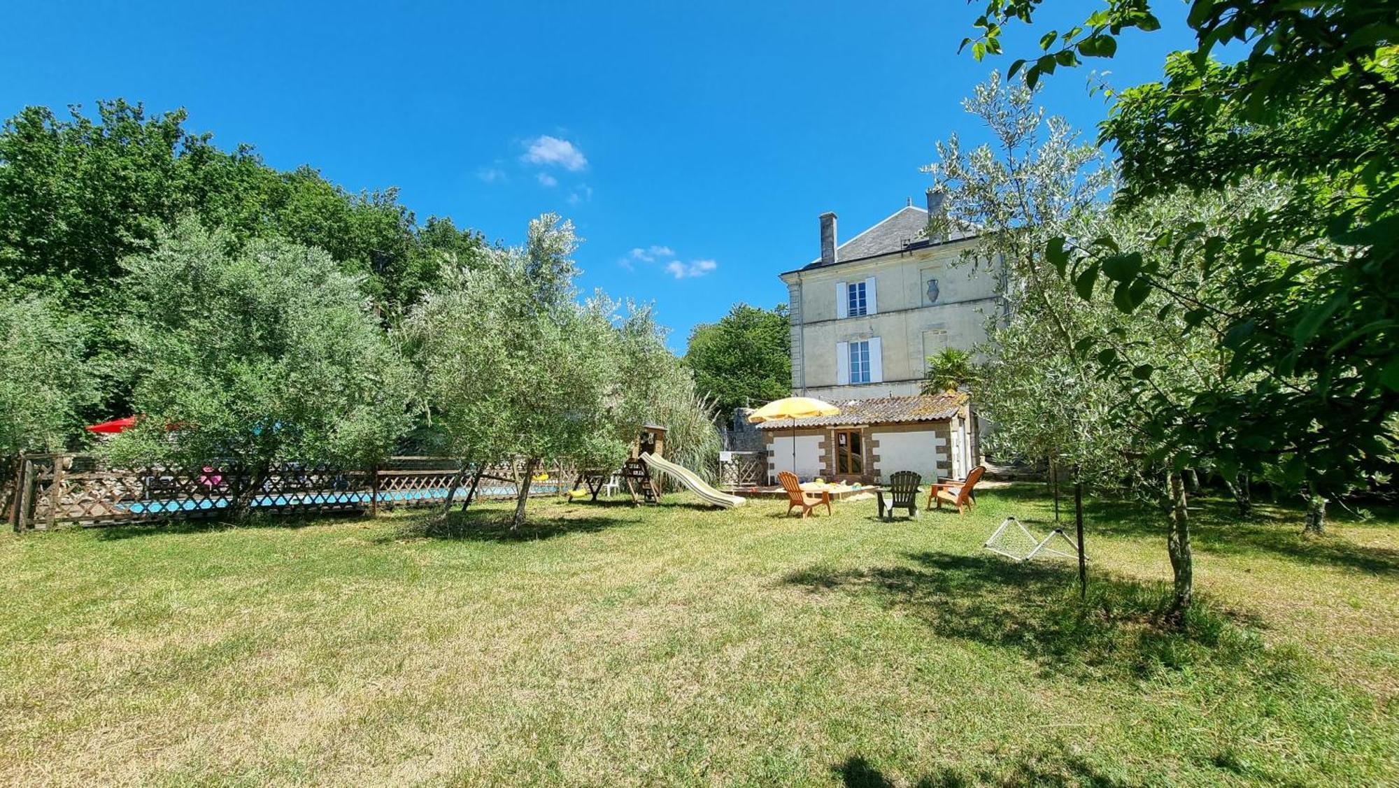 Domaine De Rochebonne Villa Saint-Just-Luzac Екстериор снимка