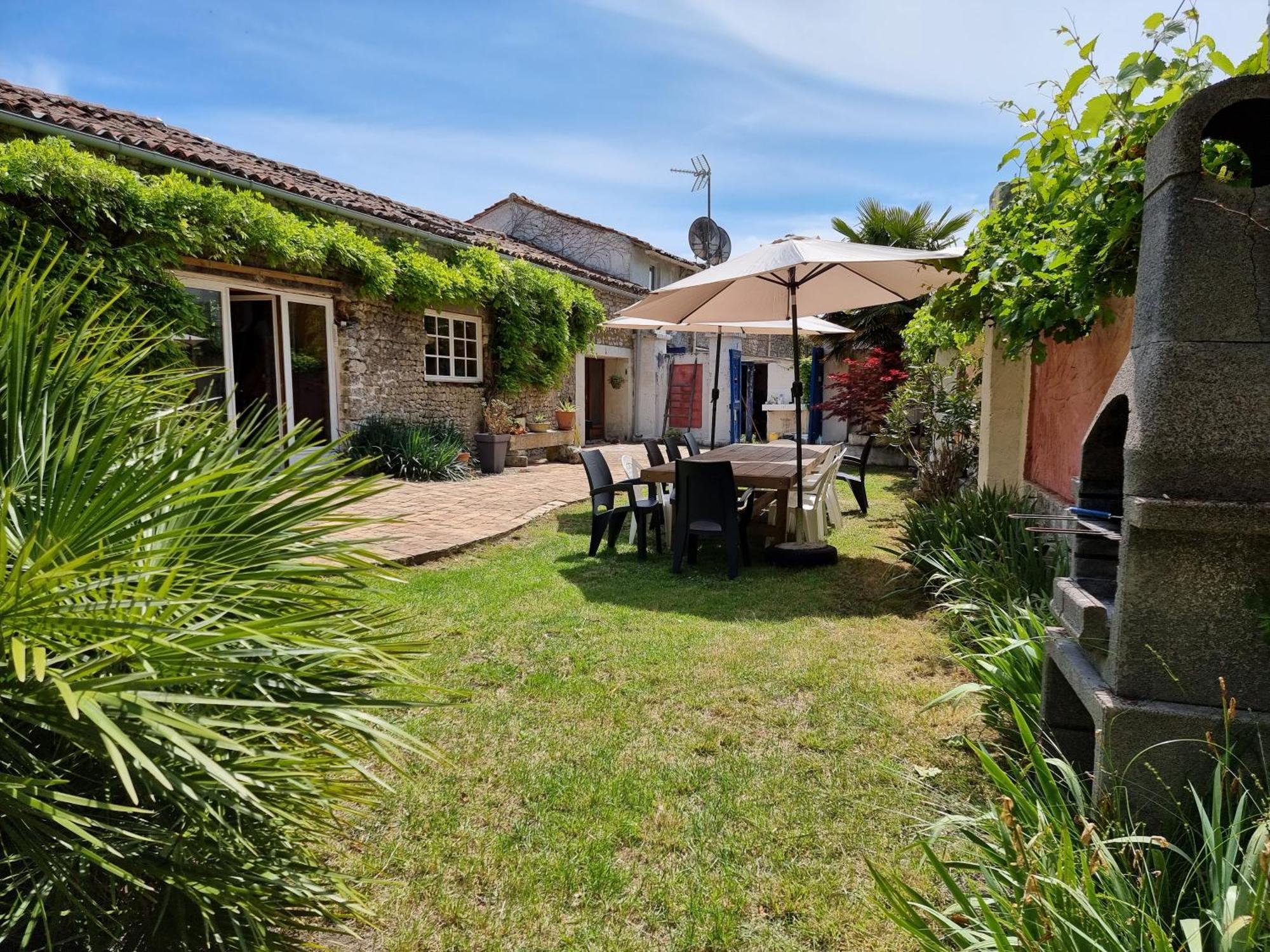 Domaine De Rochebonne Villa Saint-Just-Luzac Екстериор снимка