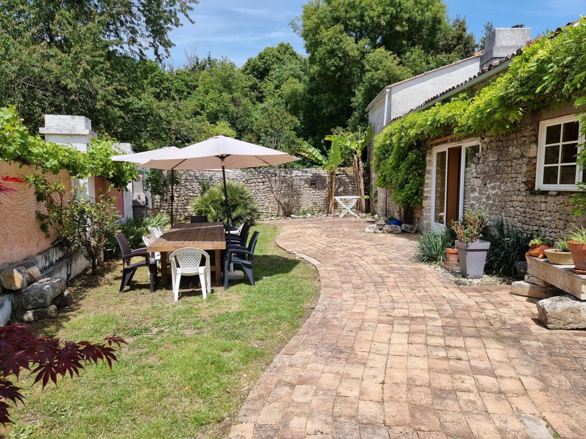 Domaine De Rochebonne Villa Saint-Just-Luzac Екстериор снимка
